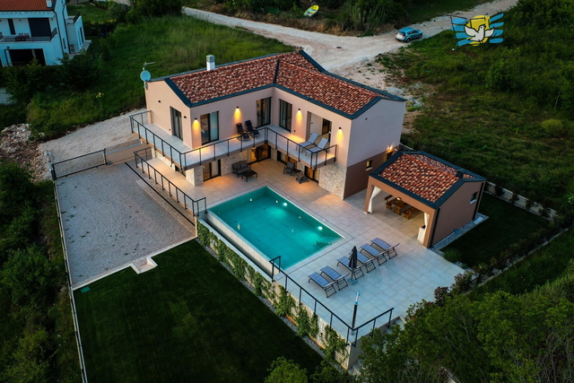 Haus, 377 m2, Verkauf, Višnjan
