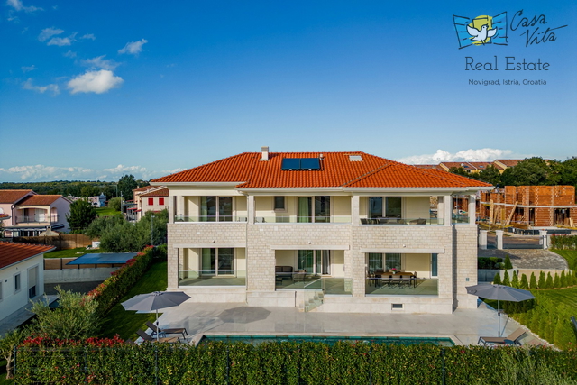 ISTRA, POREČ - Lussuosa villa con piscina e garage a 1 km dal mare!