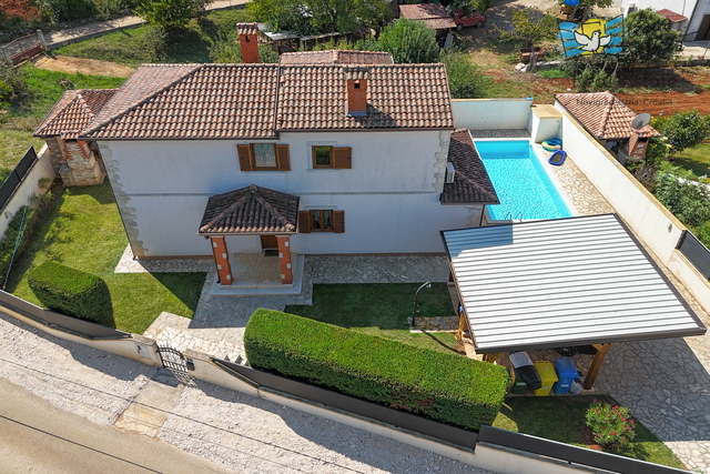 ISTRA, POREČ (OKOLICA) – Haus mit Pool und Sauna in der Nähe von Vižinada, ideal zum Wohnen und für den Urlaub