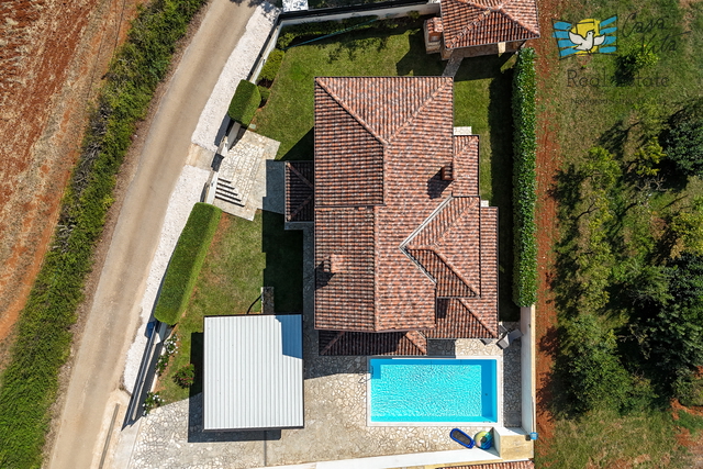 ISTRA, POREČ (OKOLICA) – Haus mit Pool und Sauna in der Nähe von Vižinada, ideal zum Wohnen und für den Urlaub