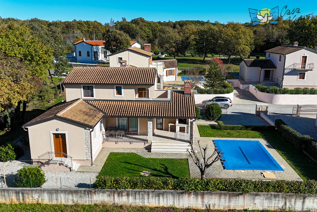 Istra, Poreč - Samostojeća kuća 12km od mora i centra grada Poreča!