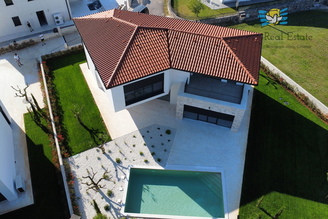 Detached house in Istria with a swimming pool