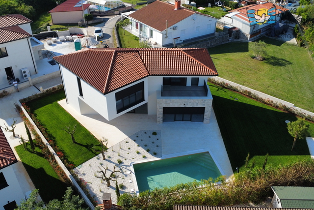 Detached house in Istria with a swimming pool