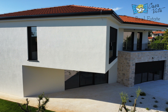 Detached house in Istria with a swimming pool