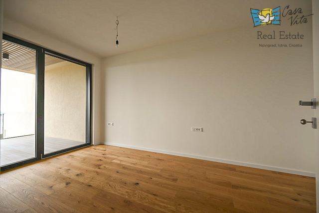 ISTRA, NOVIGRAD - Move-in ready apartment with a beautiful sea view!