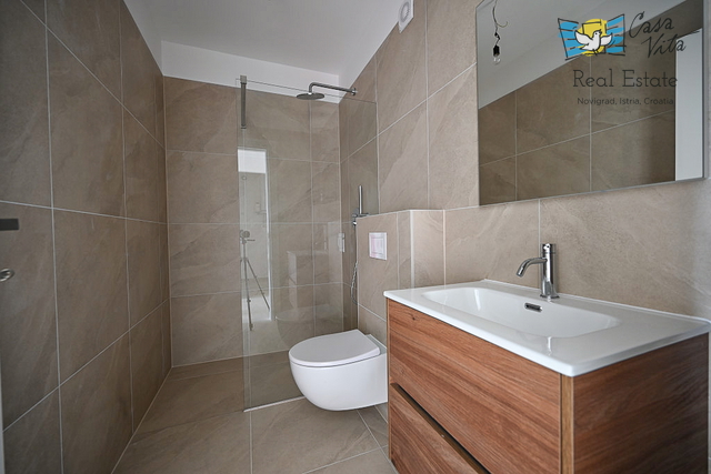 ISTRA, NOVIGRAD - Move-in ready apartment with a beautiful sea view!