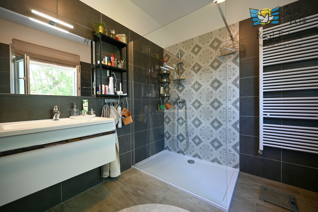 ISTRA, Umag- Samostojeća kuća u okolici Lovrečice !