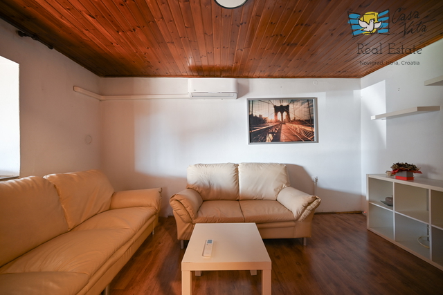 ISTRA, KAŠTELIR - Semi-detached house with yard!