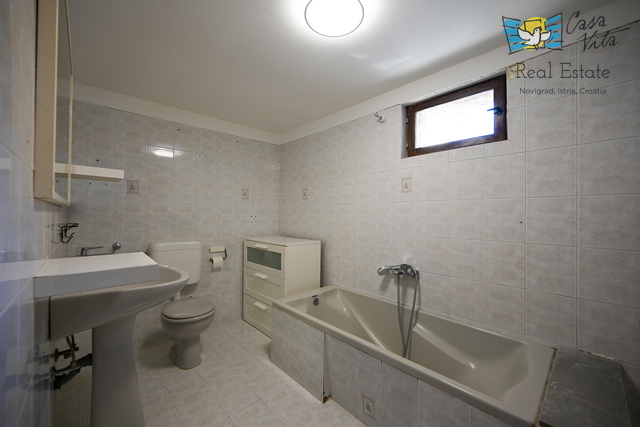 ISTRA, KAŠTELIR - Semi-detached house with yard!