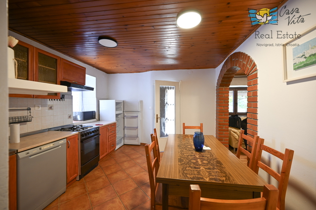 ISTRA, KAŠTELIR - Semi-detached house with yard!