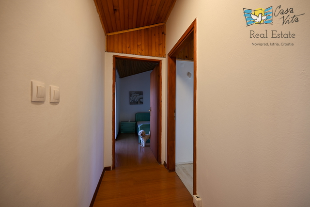 ISTRA, KAŠTELIR - Semi-detached house with yard!