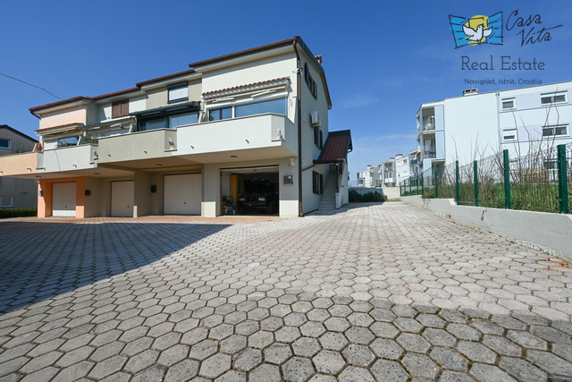 ISTRA, NOVIGRAD - casa a schiera con due appartamenti e garage