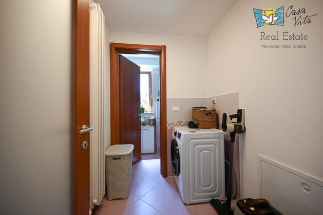 ISTRA, NOVIGRAD - Apartment in the center of Novigrad with a garage!