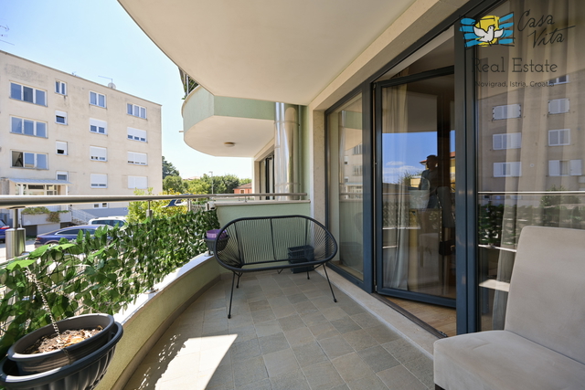 ISTRA, NOVIGRAD - Apartment in the center of Novigrad with a garage!