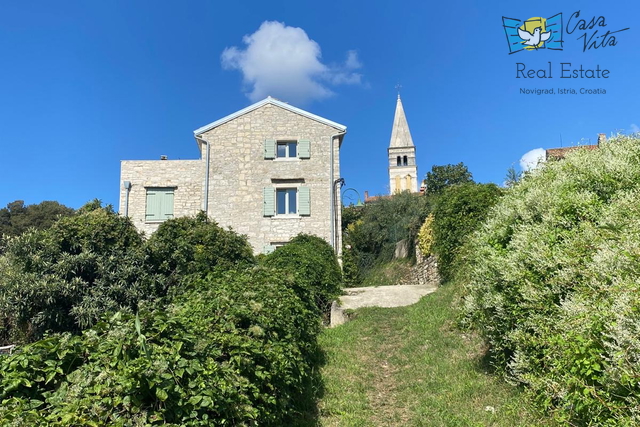 ISTRA, BUJE - Beautiful stone house in the heart of the town of Buje!