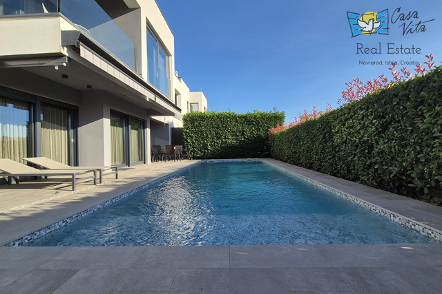 ISTRA, POREČ - Moderna dvojna kuća 500m od mora!