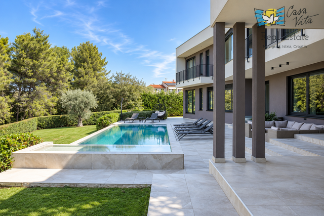 ISTRA, POREČ -Predivna i prostrana  vila u okolici grada Poreča -7 km od mora