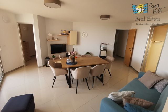 ISTRA, NOVIGRAD- stan za duži najam, s pogledom na more i garažom