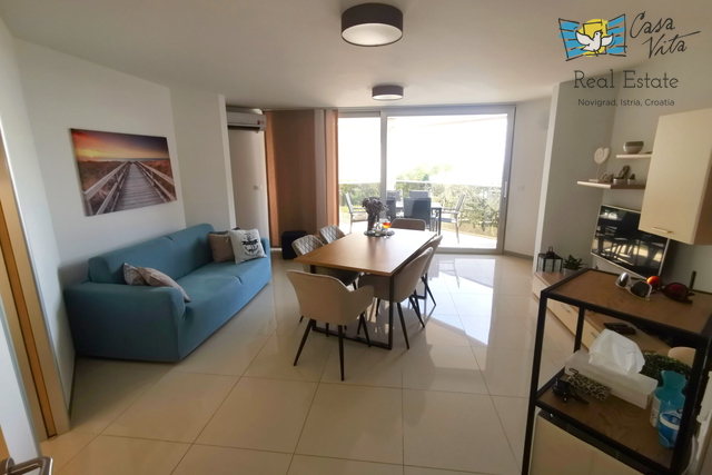 ISTRA, NOVIGRAD- stan za duži najam, s pogledom na more i garažom