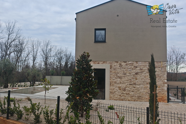 ISTRA- NOVIGRAD, okolica- novogradnja u u mirnom okruženju
