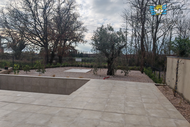 ISTRA- NOVIGRAD, okolica- novogradnja u u mirnom okruženju