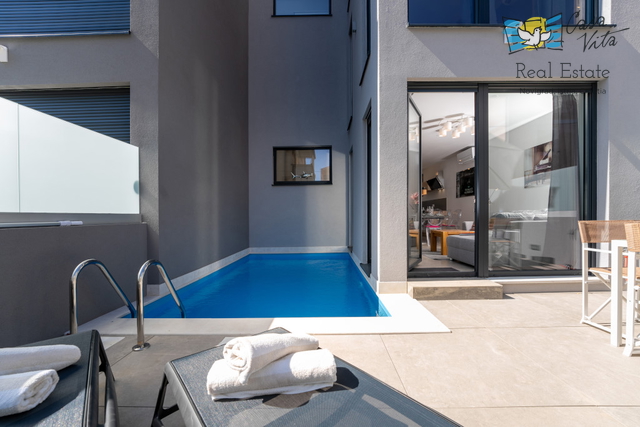 ISTRA, FUNTANA - Reihenhaus mit Pool in Meeresnähe