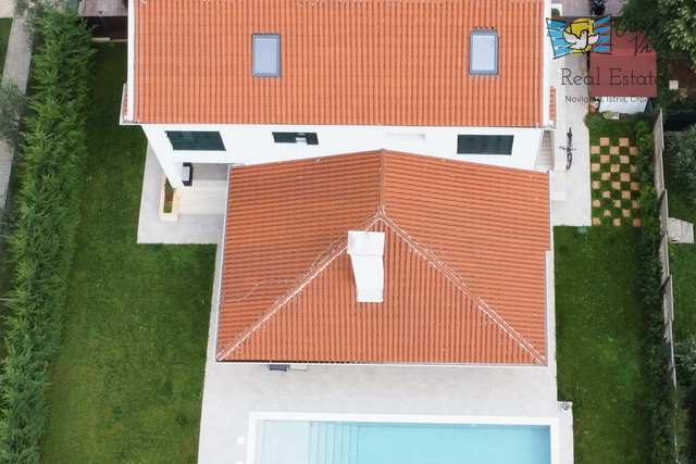 ISTRA, UMAG- Prostrana i kvalitetna kuća nedaleko Umaga