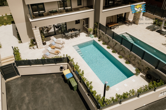 ISTRA, POREČ - Moderna dvojna kuća u okolici grada Poreča