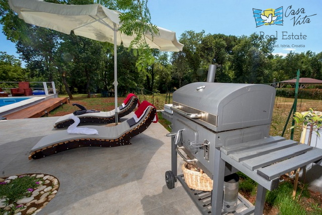 ISTRA, POREČ-Prostran stan u prizemlju sa vlastitim bazenom 2km od centra grada