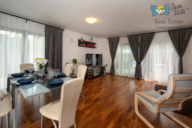 ISTRA, POREČ-Prostran stan u prizemlju sa vlastitim bazenom 2km od centra grada