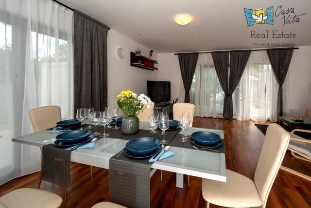 ISTRA, POREČ-Prostran stan u prizemlju sa vlastitim bazenom 2km od centra grada