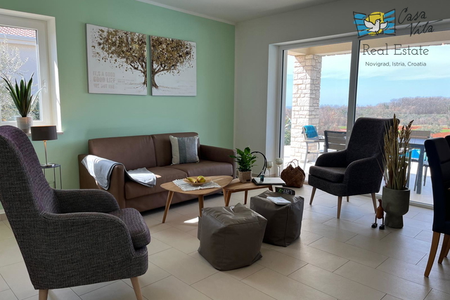 ISTRA, NOVIGRAD- Lijepa i kvalitetna kuća nedaleko Novigrada