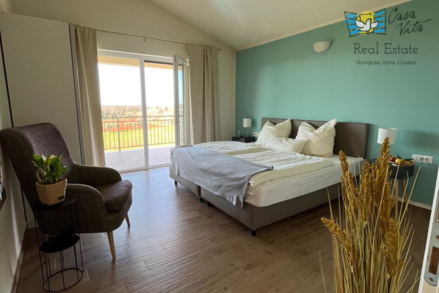 ISTRA, NOVIGRAD- Lijepa i kvalitetna kuća nedaleko Novigrada