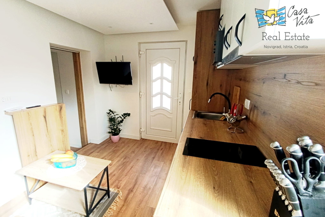 ISTRIA, NOVIGRAD - Small ground-floor apartment 500 m from the sea!