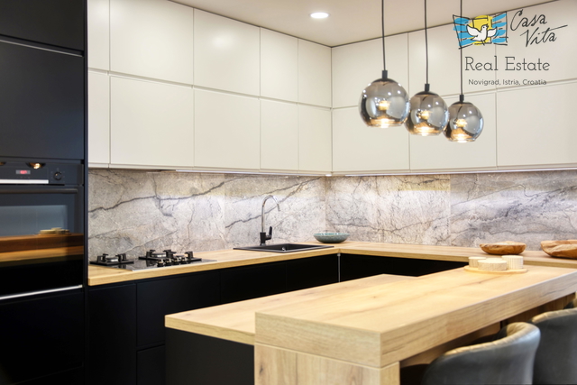 Poreč – Prostran stan 100 m², 800 m od mora