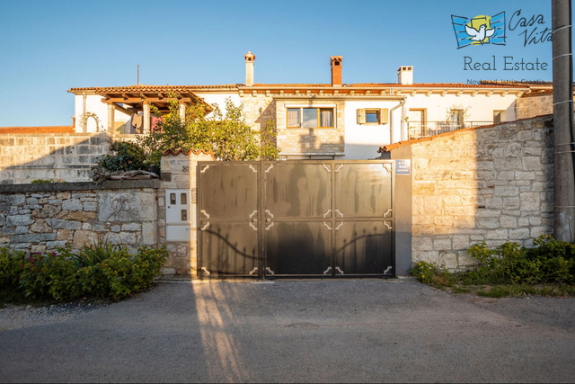 Istria, Poreč - Affascinante casa di pietra con due appartamenti!