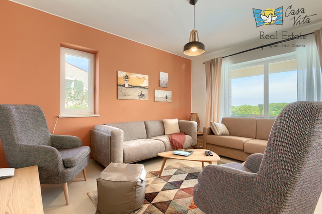 ISTRA, NOVIGRAD -Mediteranska kuća sa predivnim pogledom na more!