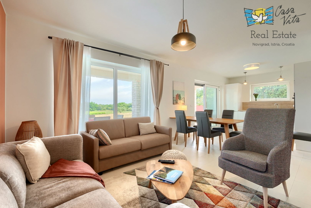 ISTRA, NOVIGRAD -Mediteranska kuća sa predivnim pogledom na more!