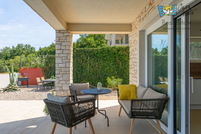 ISTRA, NOVIGRAD -Mediteranska kuća sa predivnim pogledom na more!