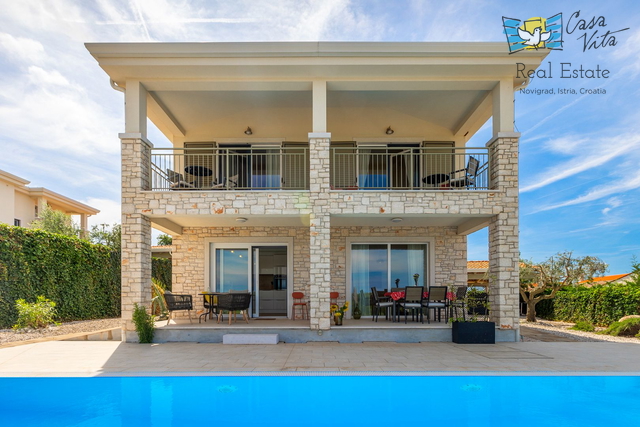 ISTRA, NOVIGRAD -Mediteranska kuća sa predivnim pogledom na more!