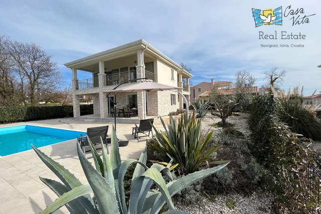 ISTRA, NOVIGRAD- Lijepa i kvalitetna kuća nedaleko Novigrada